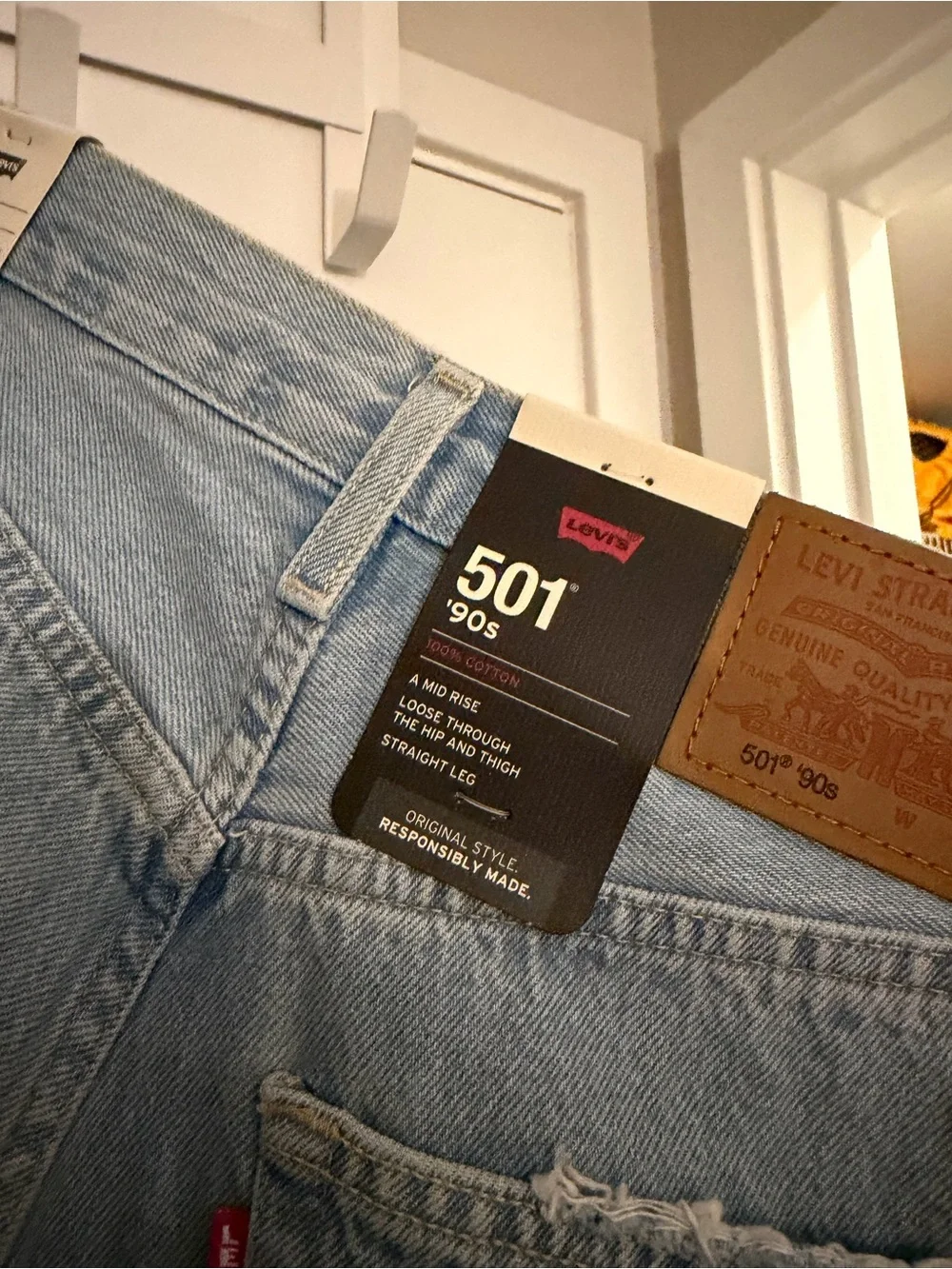 Levis rise wide